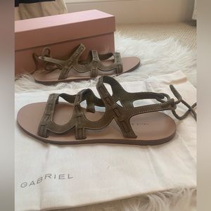 NIB Valia Gabriel Sandal Olive Size 40 EUR / 9 US  goop $245 great deal!! NEW